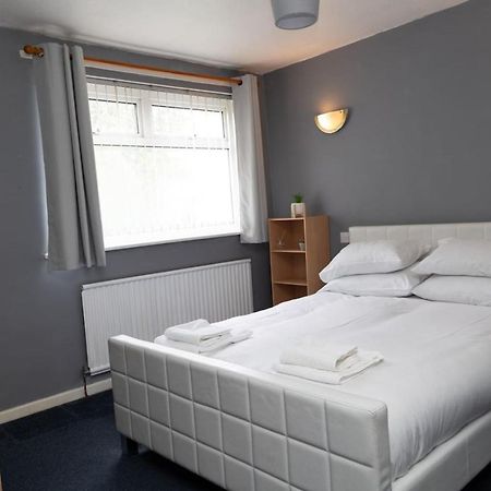 3 Bed Home Sleeps 8 People Located 1 Min From Train Stop - Otley Terrace Όλνταμ Εξωτερικό φωτογραφία