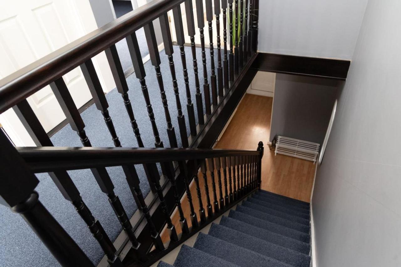 3 Bed Home Sleeps 8 People Located 1 Min From Train Stop - Otley Terrace Όλνταμ Εξωτερικό φωτογραφία